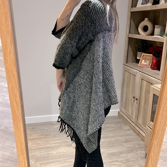 Grey Knit Blanket Shall - Picture 2 of 2